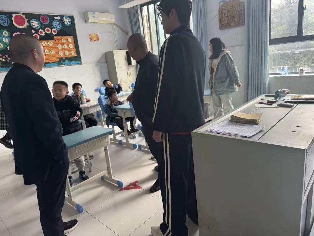 C:/Users/Administrator/Desktop/青春创业显担当,爱心捐赠暖特校——计算机科学与数学学院应届毕业生牛子铭以行动传递正能量/6c477dfb3d4f2bcfbb6b5886f77d4990.jpg6c477dfb3d4f2bcfbb6b5886f77d4990