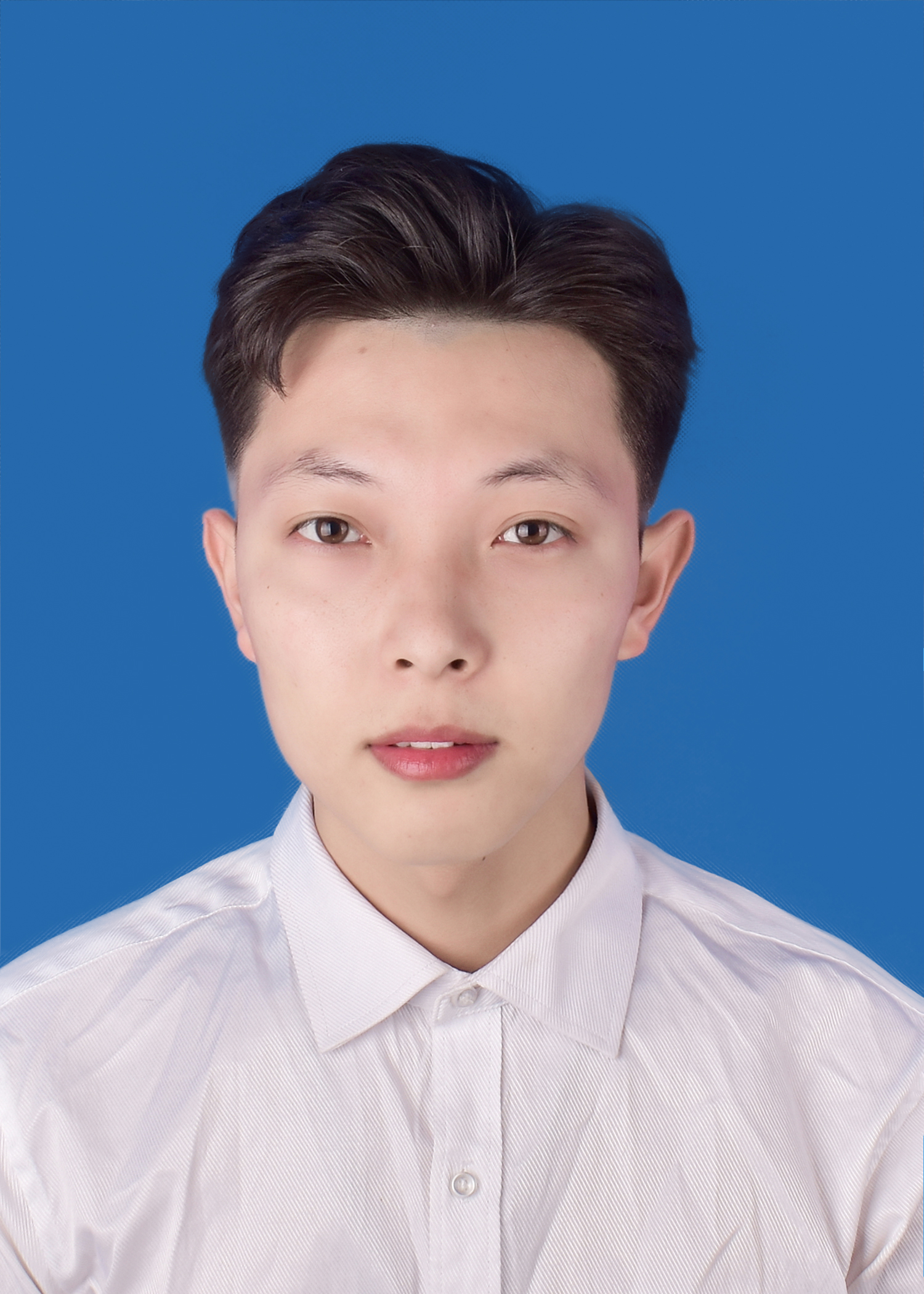 证件照.jpg 证件照.jpg