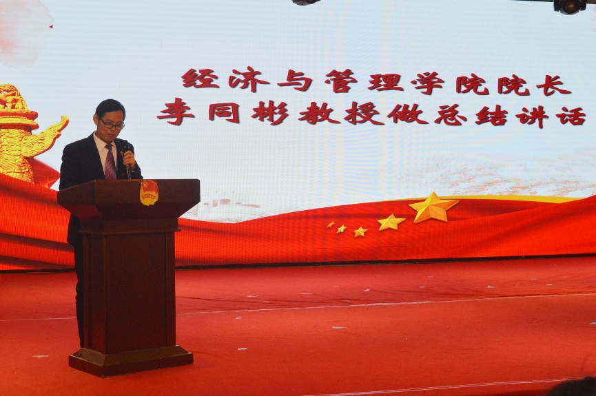 C:\Users\Administrator\Desktop\学生干部大会\8037df36dbd0927611e4d2ca8463f0f.jpg