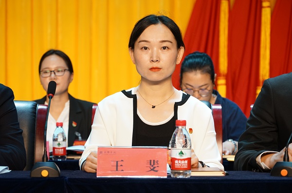 6安阳工学院团委书记王斐同志致贺词.JPG