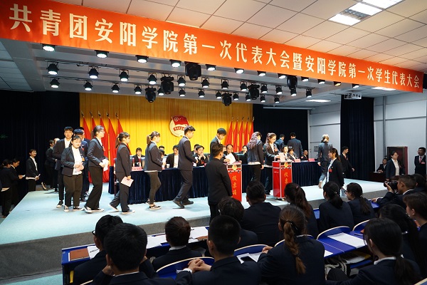 3选举现场(二).jpg
