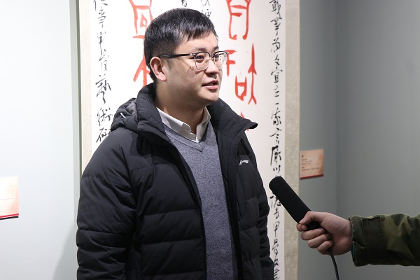 3.我校党委副书记赵吉接受媒体采访.jpg