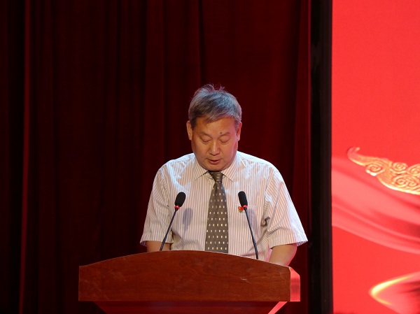 图1.党委书记刘根成作《全面从严治党工作报告》.jpg