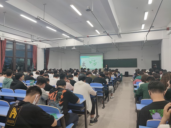 建筑工程学院宣讲会现场.jpg