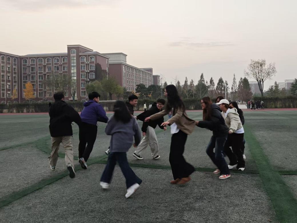 C:/Users/Administrator/Desktop/图片一：游戏环节.jpg图片一：游戏环节