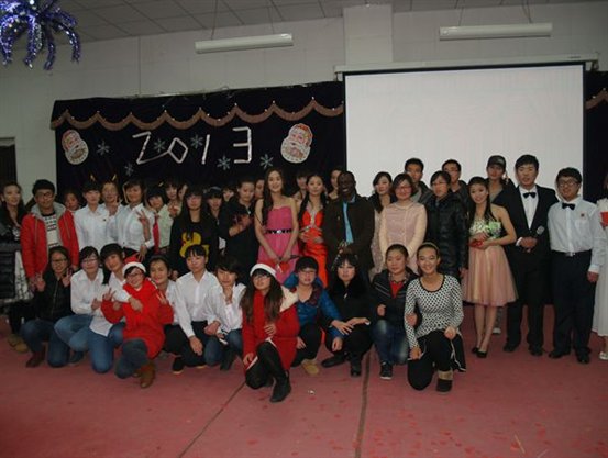 D:\Users\Administrator\Desktop\我院在圣诞节为外籍教师送去人文关怀\P1012514.JPG