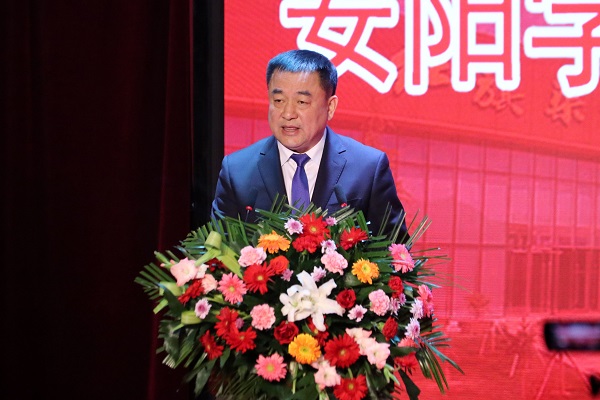 5.春来教育集团副董事长杨新忠致辞.jpg