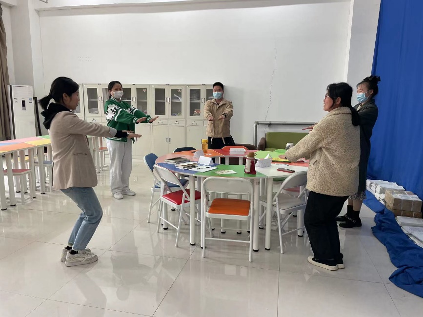 E:\王新元\各种文件\2022-2023学年第二学期文件\读书会\读书会新闻稿\2023年3月23日故事沟通会——心语读书会第十七期2.jpg