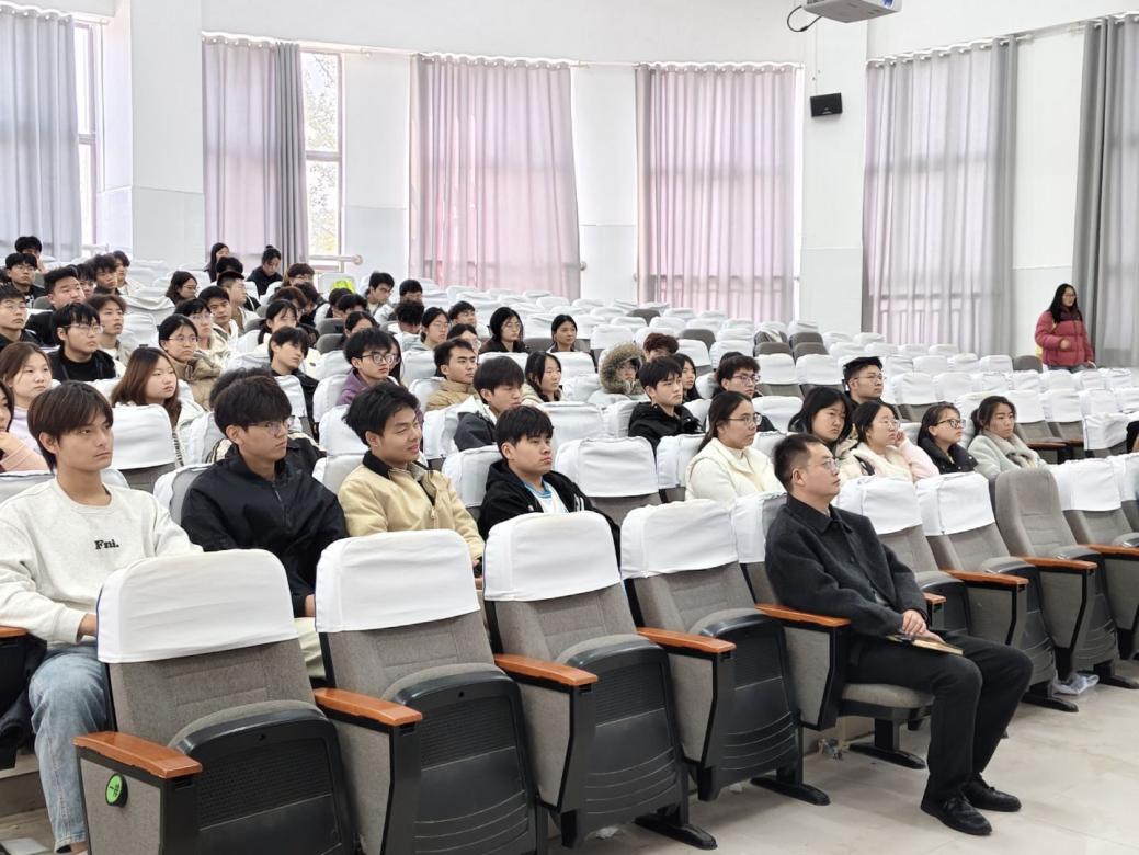 淬炼心理护航本领 筑牢校园健康防线——计算机科学与数学学院召开心理委员专项培训会议