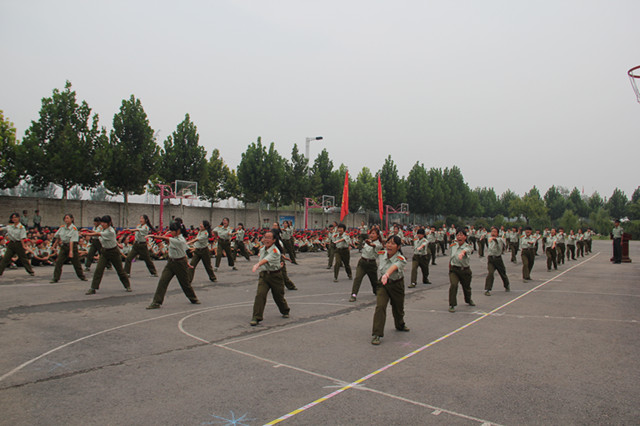 党委副书记,副校长宛霞教授,副校长张怀文同志,71336部队首长周新刚