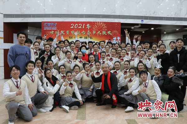我校甲骨文艺术团参与的国学公开课2021春节特别节目《健康中国年》在中国教育电视台一套成功播出 (2)