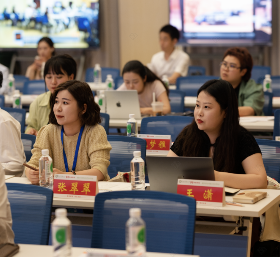 智启新程·育见未来：数智时代的传媒与艺术研讨会-1