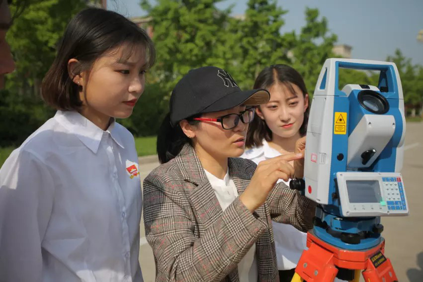 建工实习实训2.jpg 建工实习实训2.jpg