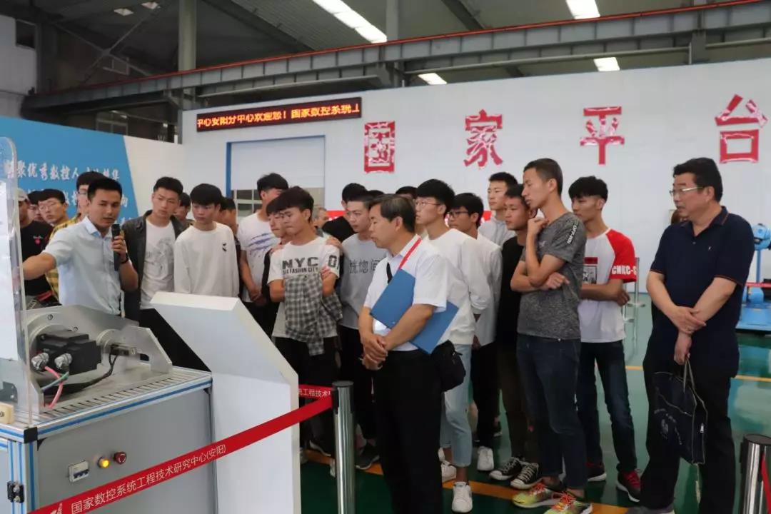 实习实训2.jpg 实习实训2.jpg