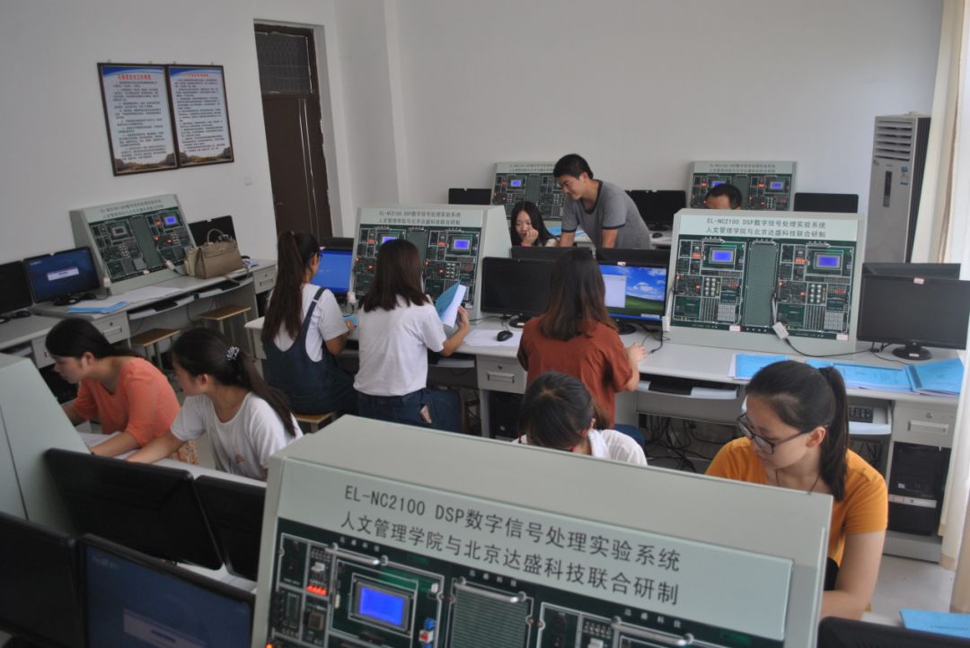 航空硬件设施.jpg 航空硬件设施.jpg
